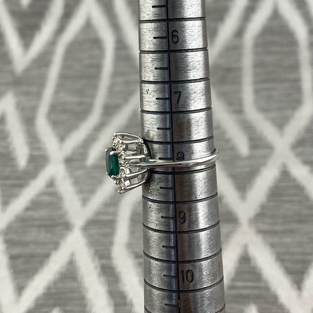 Oval Emerald colored stone surround by clear Stones Size: 8 Princess of Wales - Picture 5 of 5
